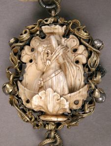 Ivory Beads, detail, German (c.1500-1525 CE). Metropolitan Museum of Art, No. 17.190.306